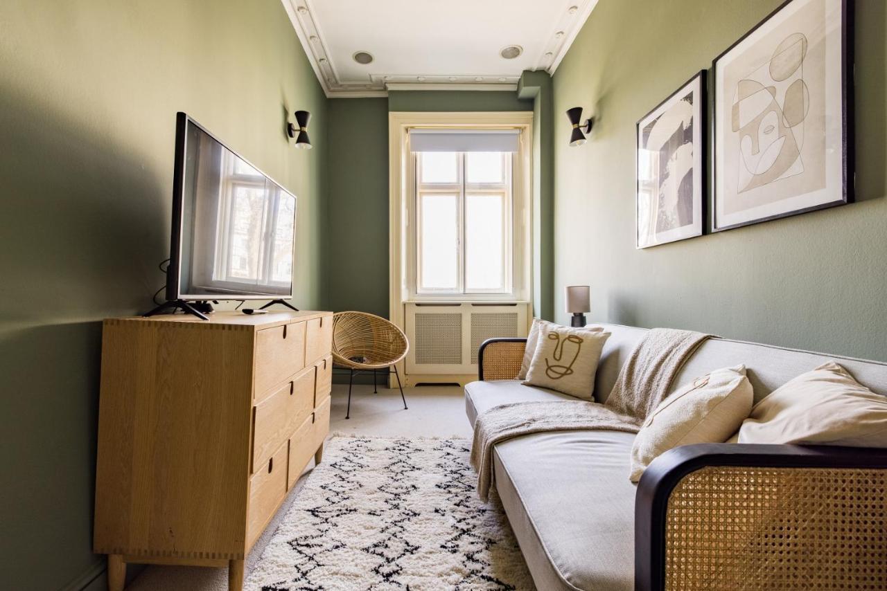 Appartement The Sussex Garden Retreat - Elegant 2Bdr Flat à Londres Extérieur photo