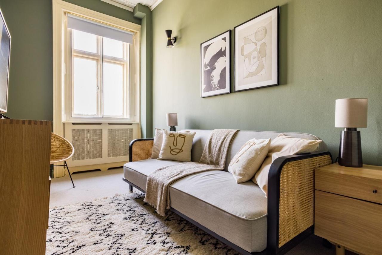 Appartement The Sussex Garden Retreat - Elegant 2Bdr Flat à Londres Extérieur photo