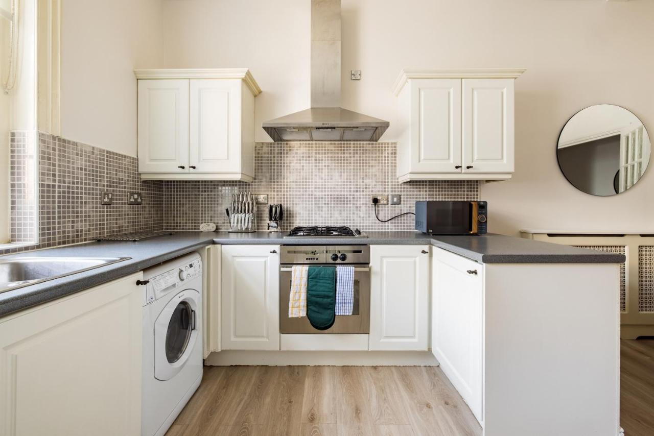 Appartement The Sussex Garden Retreat - Elegant 2Bdr Flat à Londres Extérieur photo